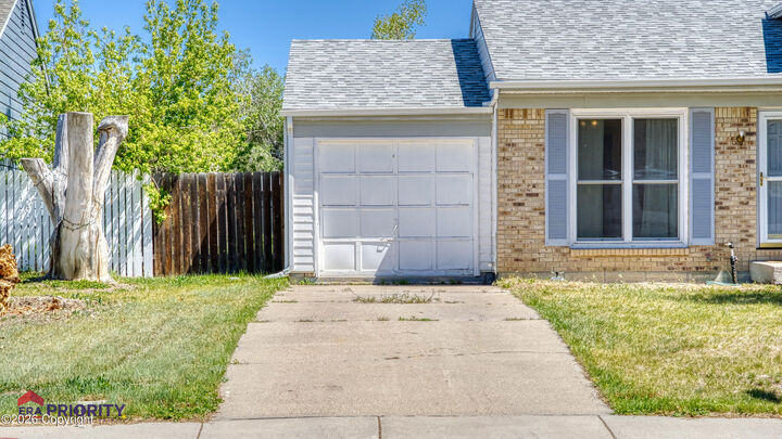Property Photo:  2304 Cascade Dr -  WY 82718 