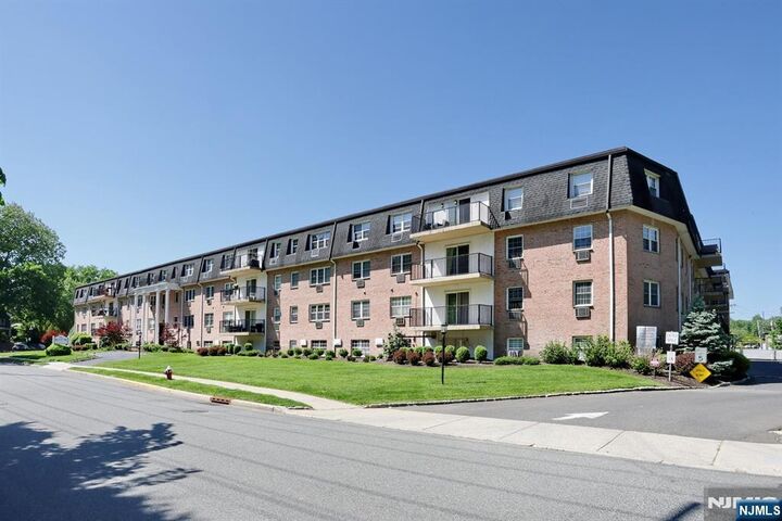 Property Photo:  550 Fairview 312  NJ 07675 