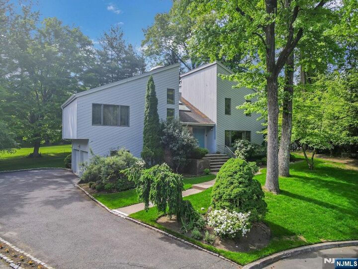 Property Photo:  18 Mission Way  NJ 07670 