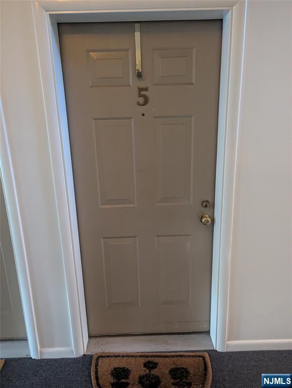 Property Photo:  5 Colonial Village Drive  NJ 07642 