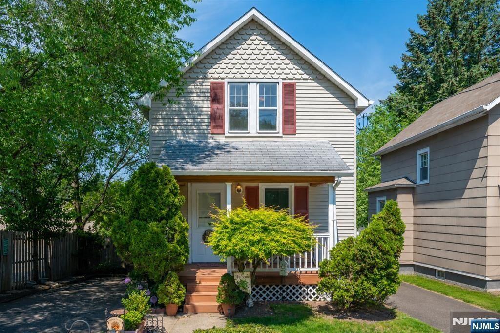 Property Photo:  26 Cumberland Avenue  NJ 07044 