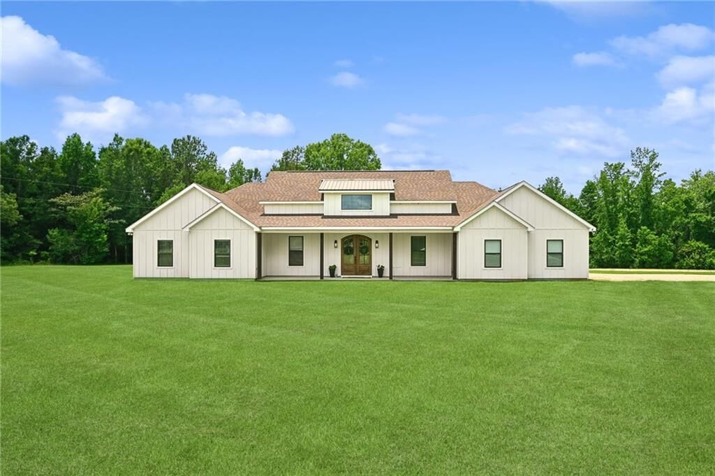 Property Photo: 11401 La-21 Highway LA 70427