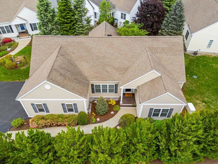 Property Photo: 1 Tarleton Lane NH 03031