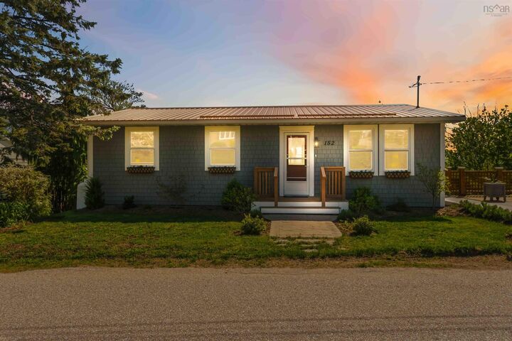 Property Photo:  152 Second Avenue  NS B0V 1A0 