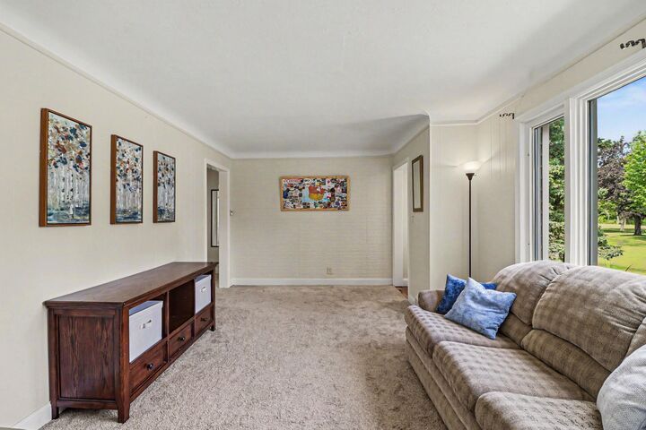 Property Photo: 1009 Marshall Avenue MN 55071