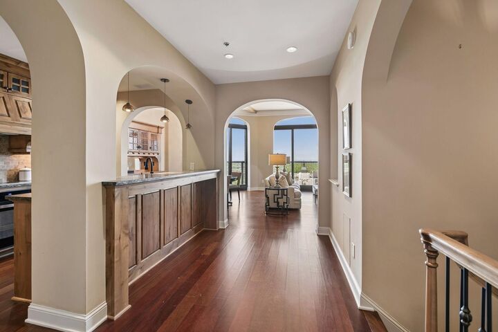 Property Photo:  1201 Yale Place 2303  MN 55403 