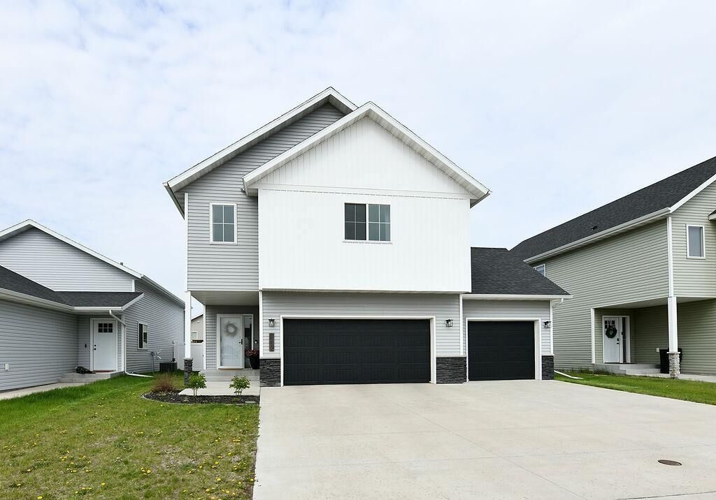 Property Photo:  7345 23rd Street S  ND 58104 
