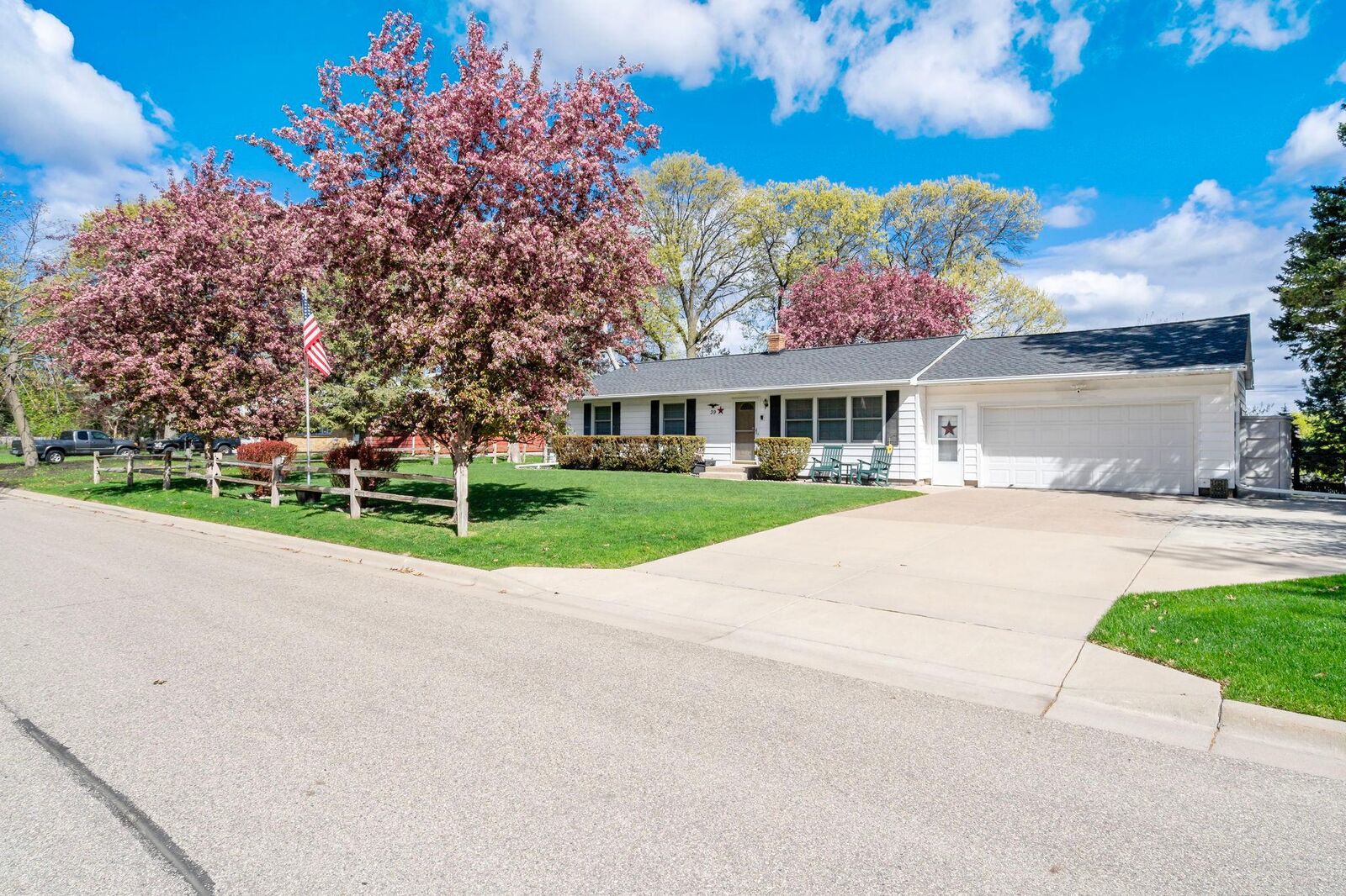 Property Photo:  39 Labore Avenue  MN 55117 