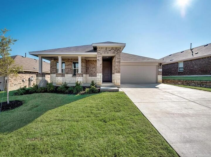 Property Photo: 5901 Bull Creek Lane TX 76226