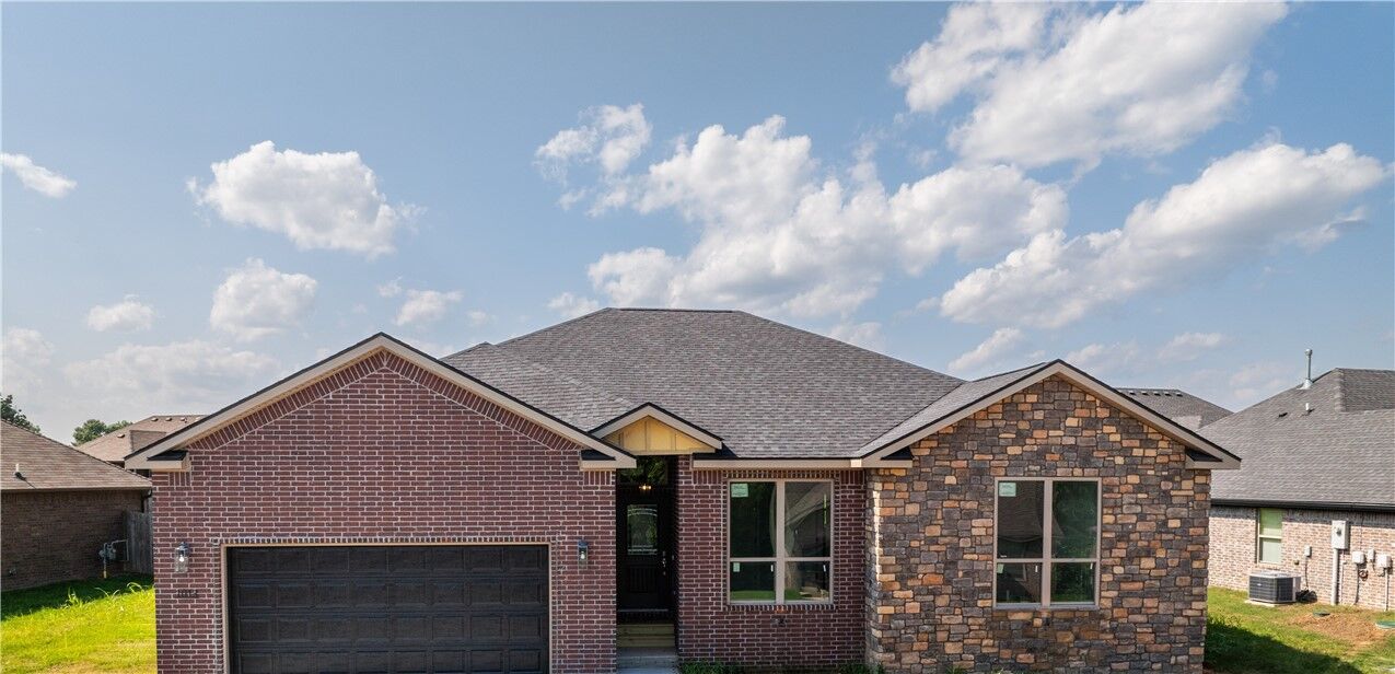 Property Photo:  1013 Glass Street  AR 72718 