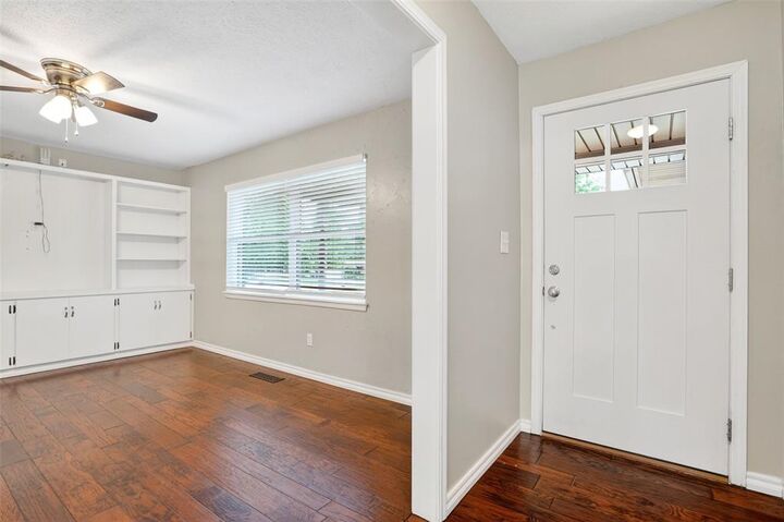 Property Photo:  1905 Plymouth Lane  OK 73120 