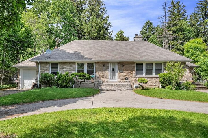 11 Ben Machree Drive — photo 1