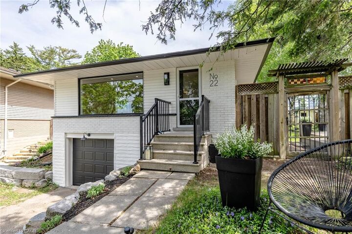 Property Photo: 22 Charlotte Crescent ON N2B 2K3