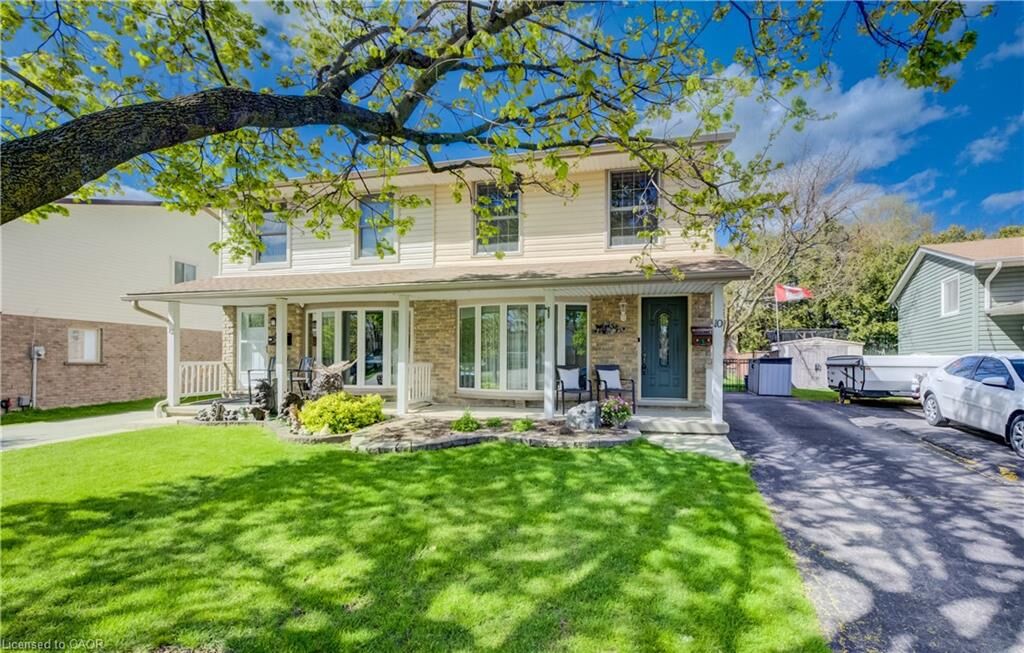 Property Photo: 10 Meadow Woods Crescent ON N2N 1S5