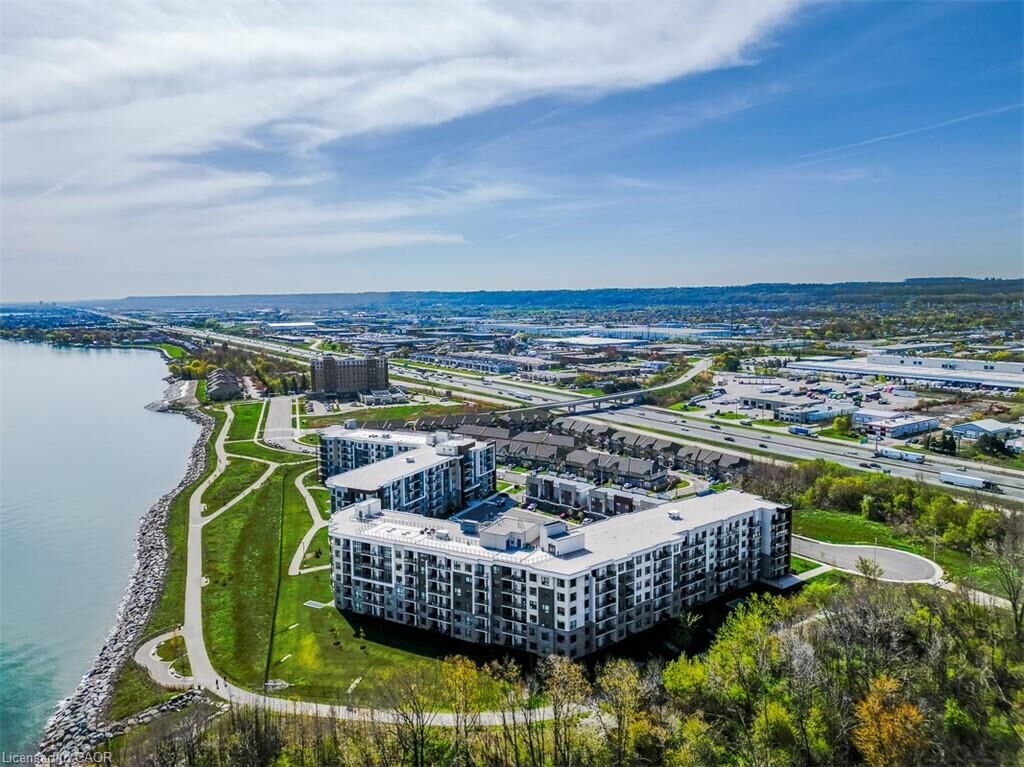Property Photo:  125 Shoreview Place 102  ON L8E 0K3 