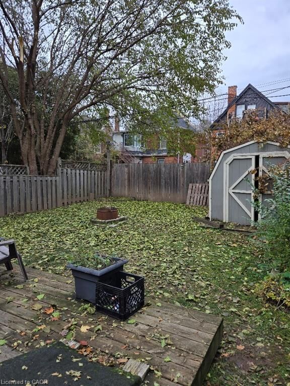 Property Photo:  17 Fairleigh Avenue S  ON L8M 2K1 