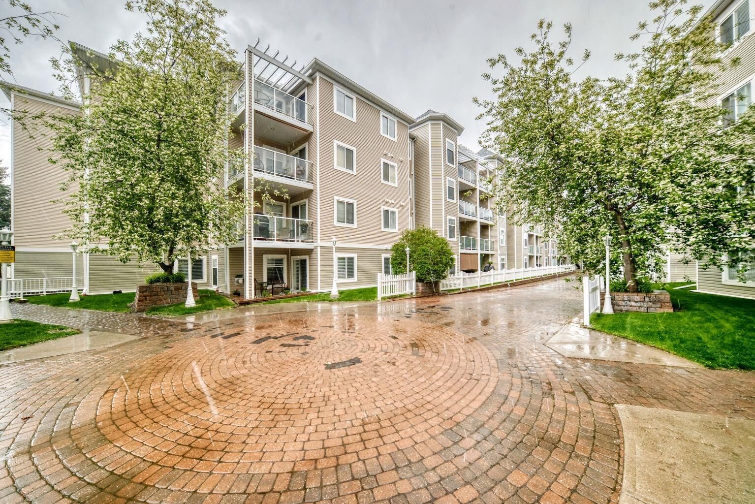 Property Photo:  290 Shawville Way SE 415  AB T2Y 3Z9 