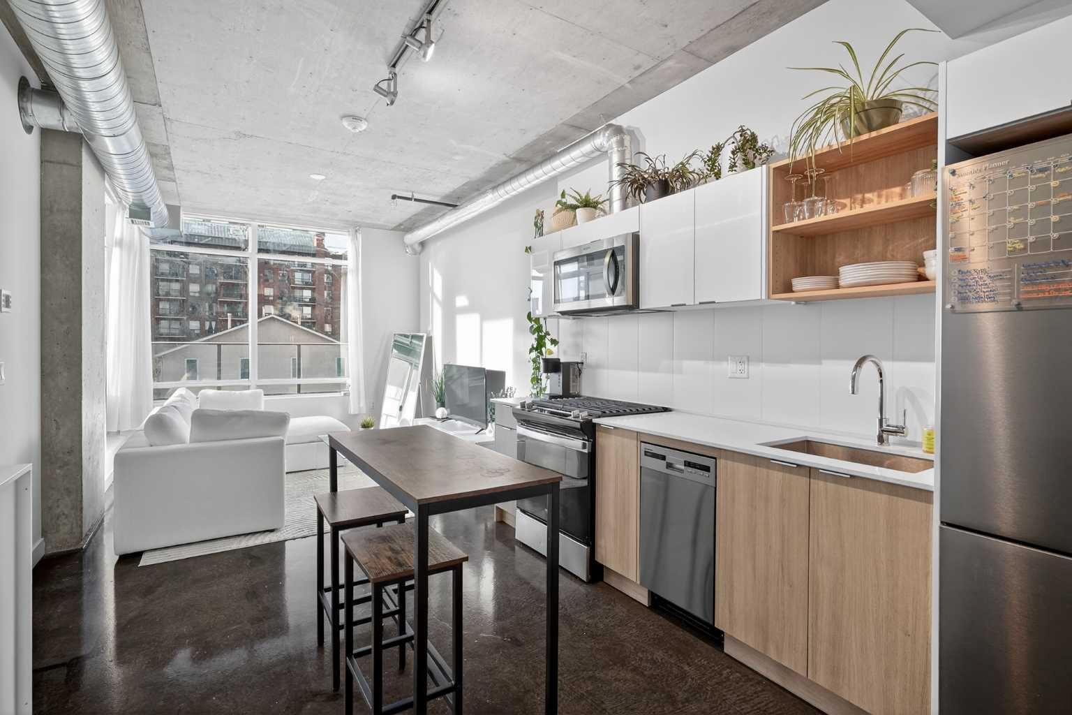 Property Photo:  1319 14 Avenue SW 203  AB T3C 0W3 