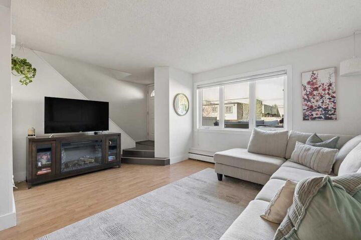 Property Photo:  3809 45 Street SW 151  AB T3E 3H4 
