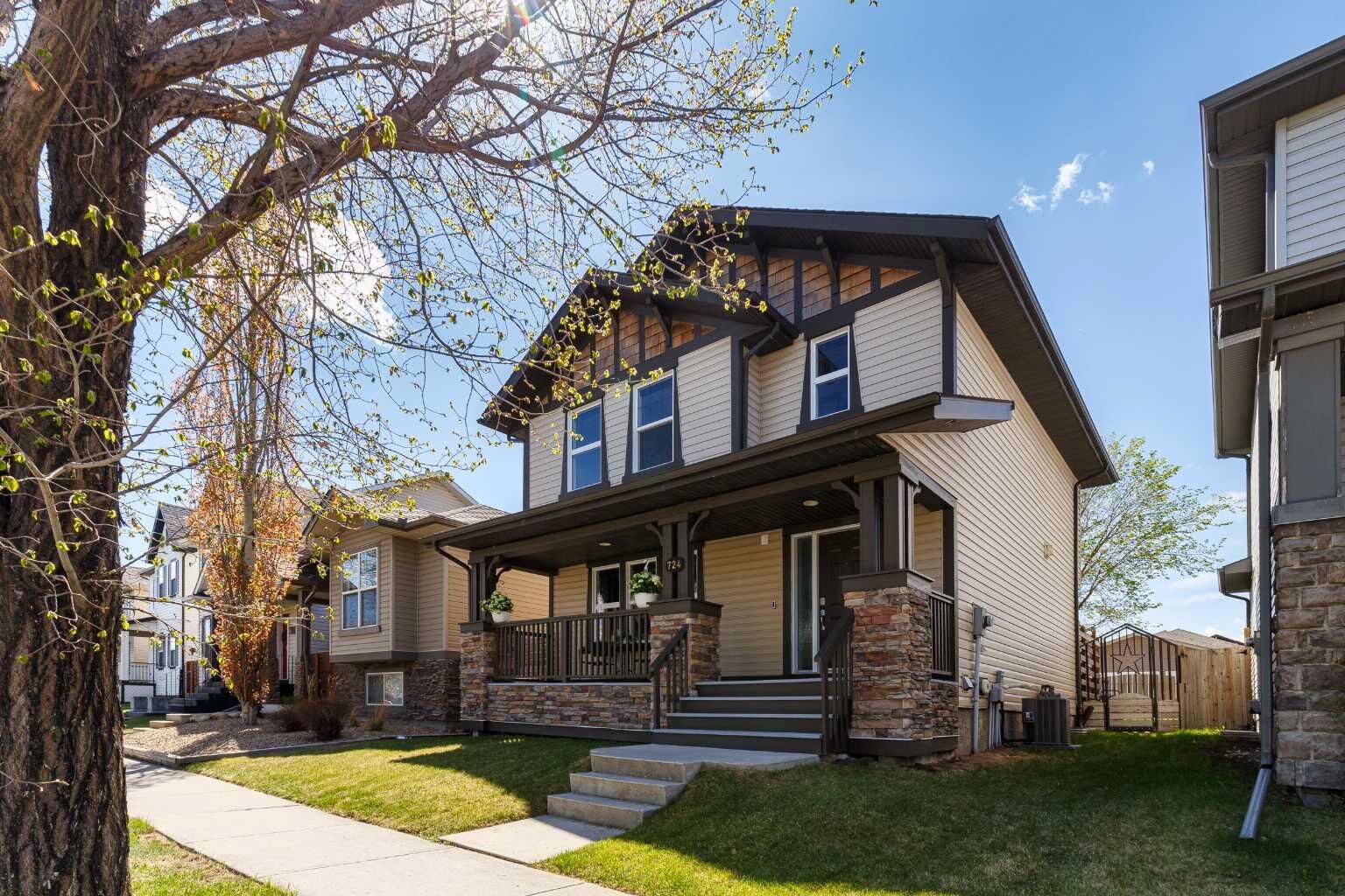 Property Photo:  724 Prestwick Circle SE  AB T2Z 4Y5 