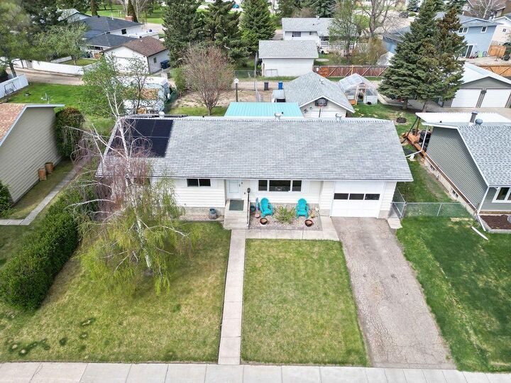 Property Photo: 3731 50 Avenue AB T4G 1J2