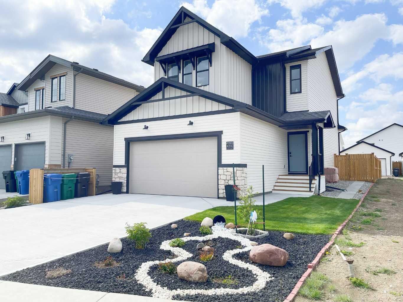 Property Photo: 4310 28 Avenue S AB T1K 8L3