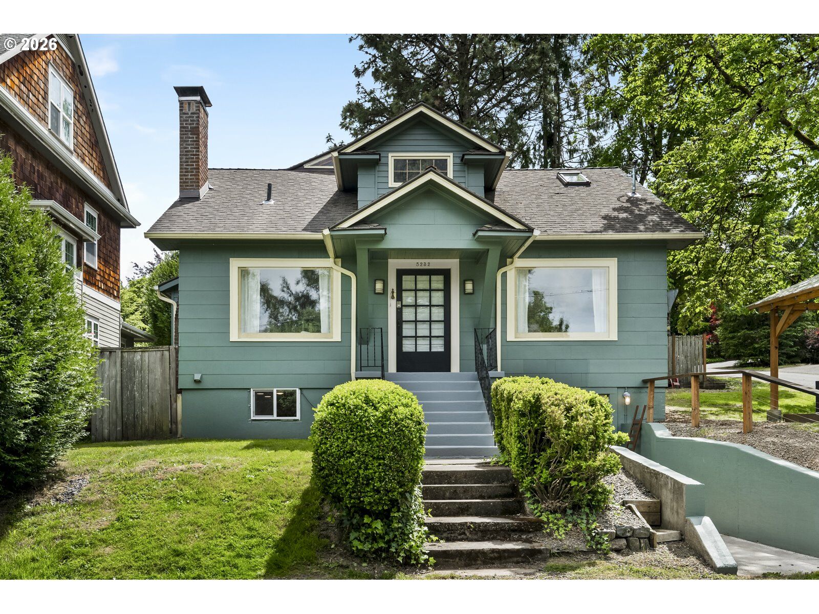 Property Photo: 5232 SW Florida St OR 97219