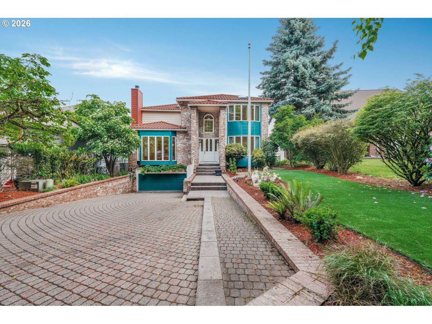 Property Photo: 9101 NE Cliff St OR 97220