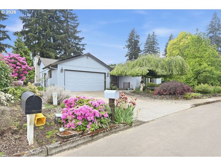 Property Photo: 1017 NW 121st St WA 98685