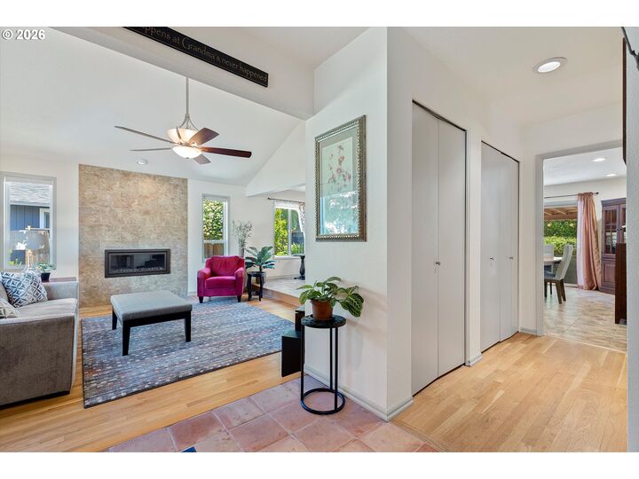 Property Photo: 18205 Stonewood Dr OR 97027