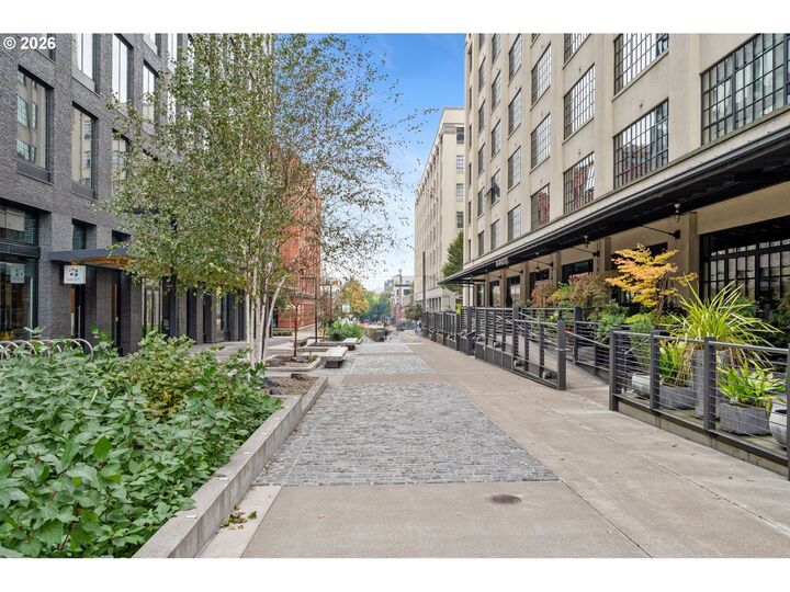 Property Photo: 1400 NW Irving St 527 OR 97209