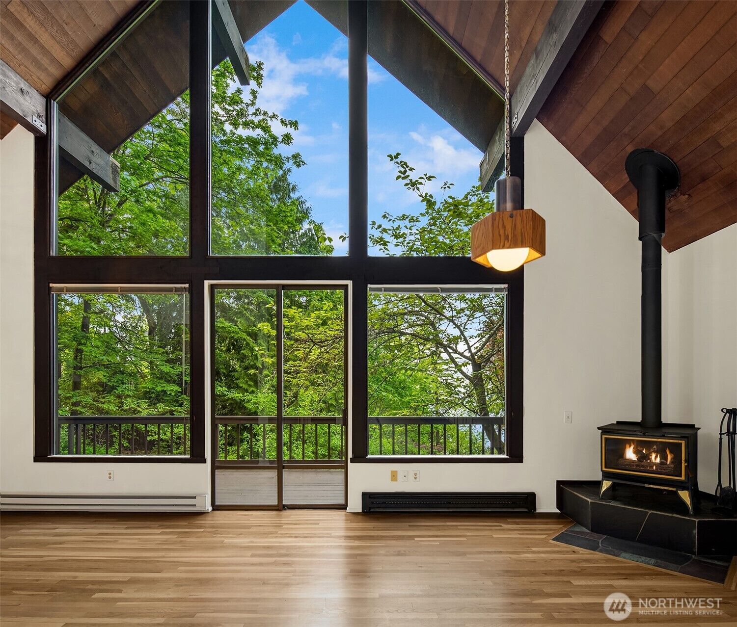 Property Photo:  5709  80th Avenue SE  WA 98040 