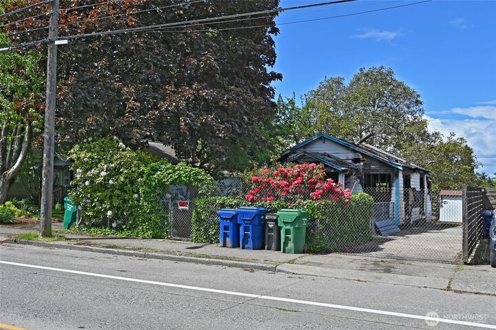 Property Photo: 8145 16th Avenue SW WA 98106