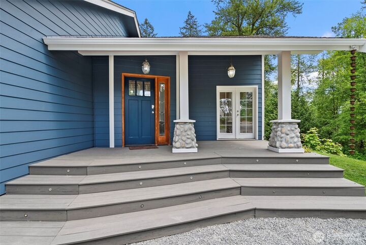 Property Photo: 17210 SE May Valley Road WA 98059