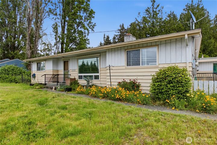 Property Photo:  22616  24th Avenue S  WA 98198 