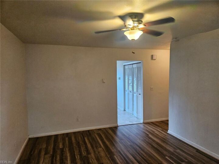 Property Photo:  1336 E Balview Ave B  VA 23503 