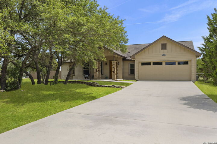 Property Photo: 111 Swallow Ct TX 78133