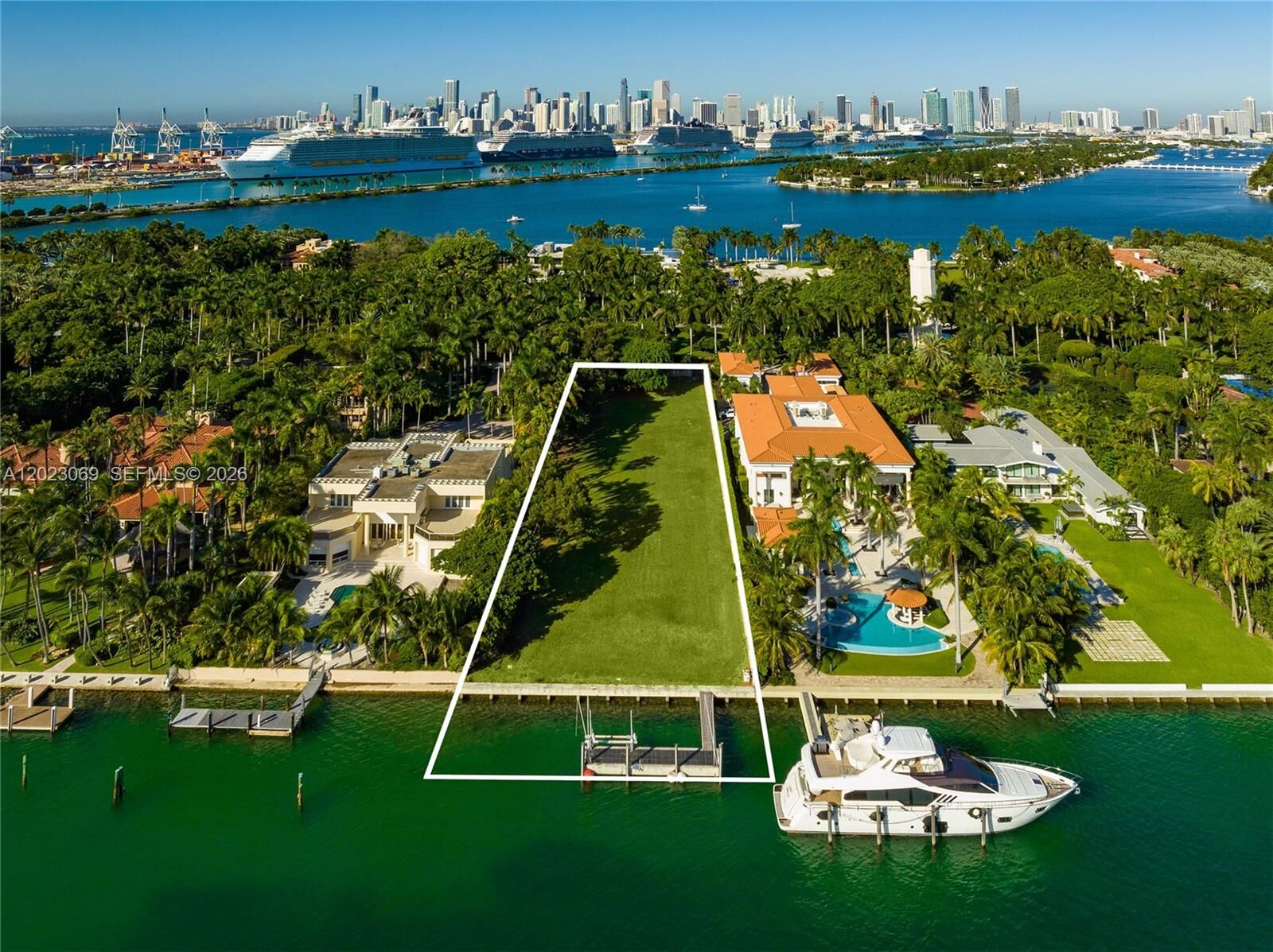 Property Photo: 36 Star Island Dr FL 33139