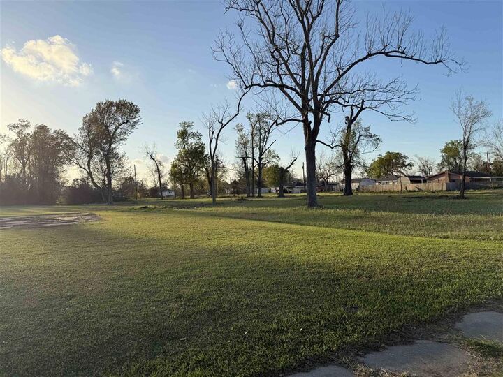 Property Photo:  Tbd Lot 13 & 14 N Simmons Street  LA 70601 