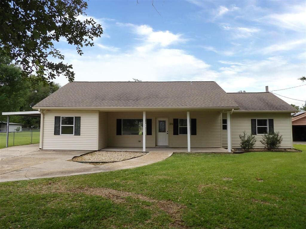 Property Photo: 106 Madison Street LA 70663