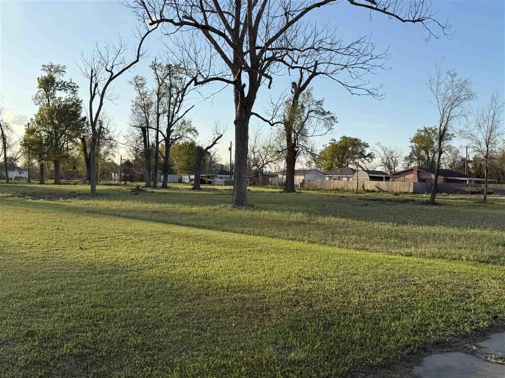 Property Photo:  Tbd Lot 12 N Simmons Street  LA 70601 