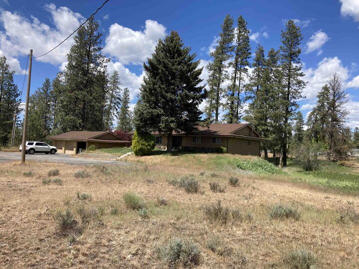 Property Photo:  23213 S Cross Rd  WA 99004 