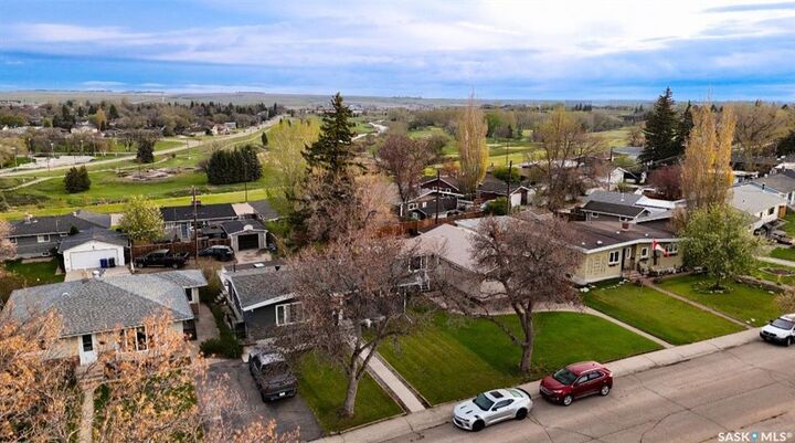 Property Photo: 1445 Ashley Drive SK S9H 1N6