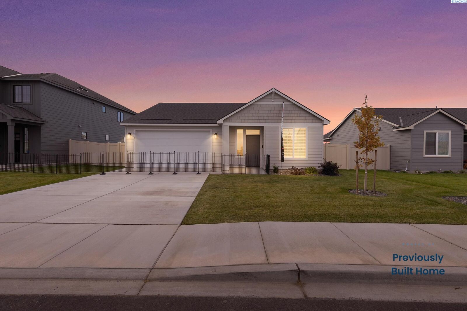 Property Photo:  2935 Meadowlark Ave  WA 99352 