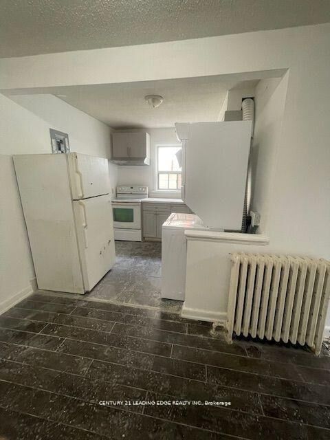 Property Photo:  1516 Eglinton Avenue W Apt 2  ON M6E 2G8 
