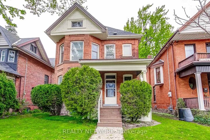 18 Fairleigh Crescent — photo 1