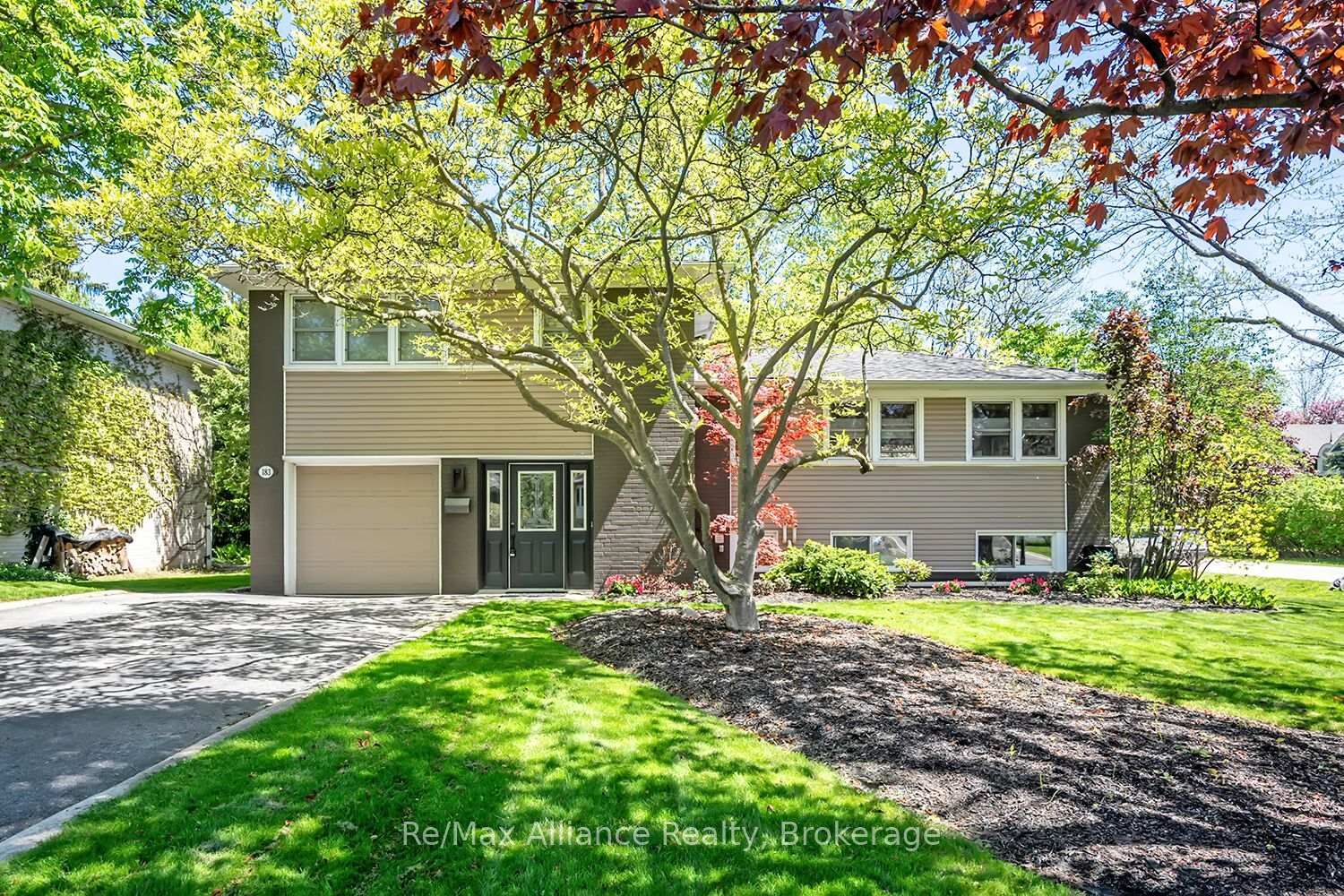Property Photo: 183 Westminster Drive ON L6L 4H8