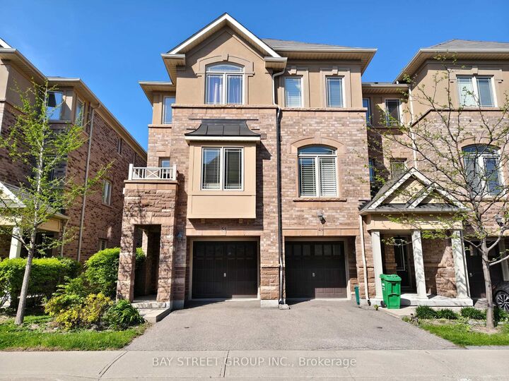 Property Photo: 6625 Falconer Drive 51 ON L5N 0C7
