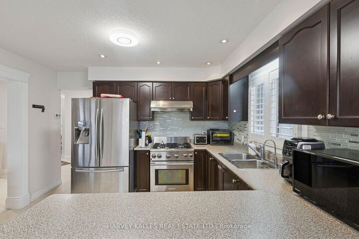 Property Photo: 409 Tealby Crescent ON N2J 4Y8