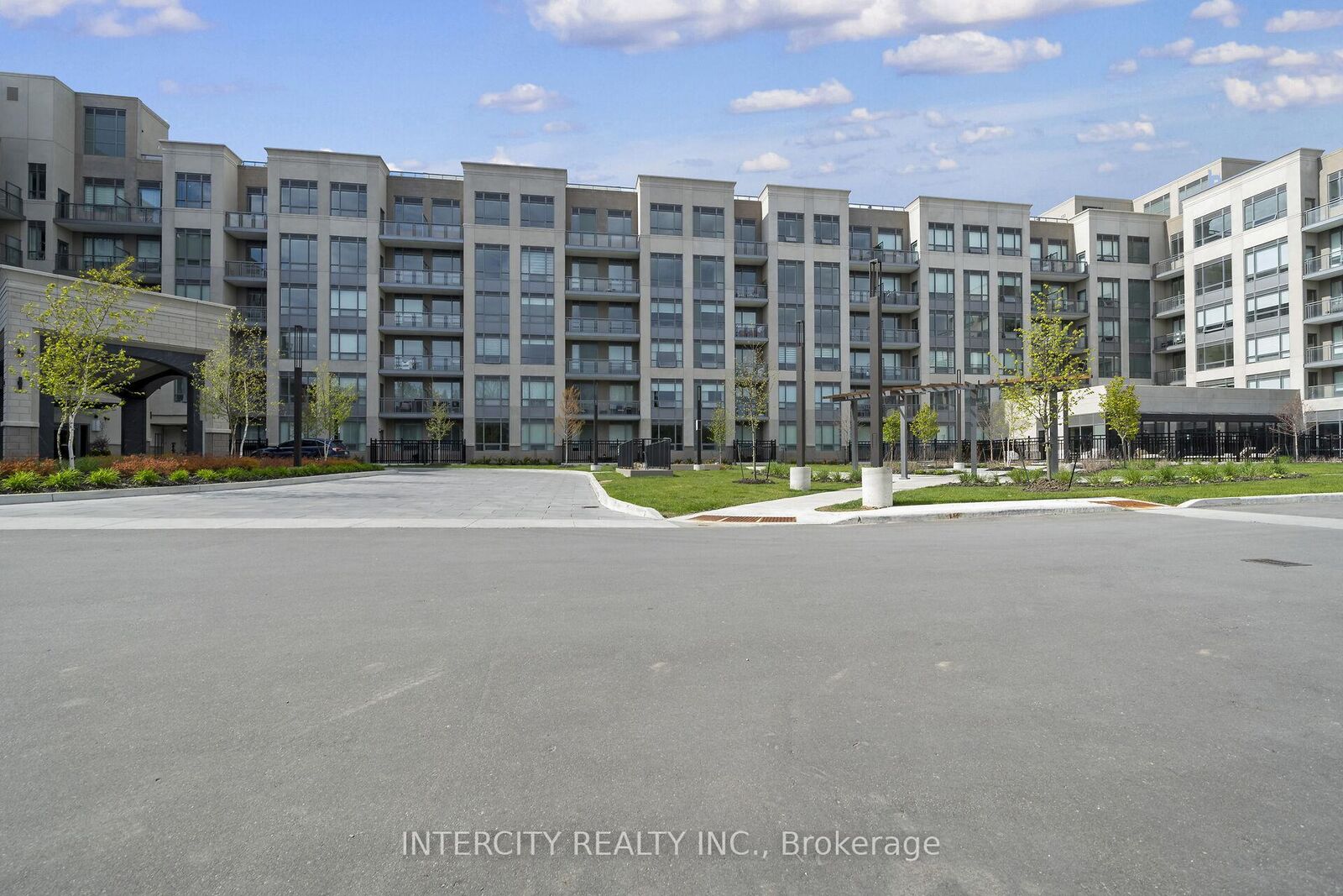 Property Photo: 2075 King Road 312 ON L7B 0R6